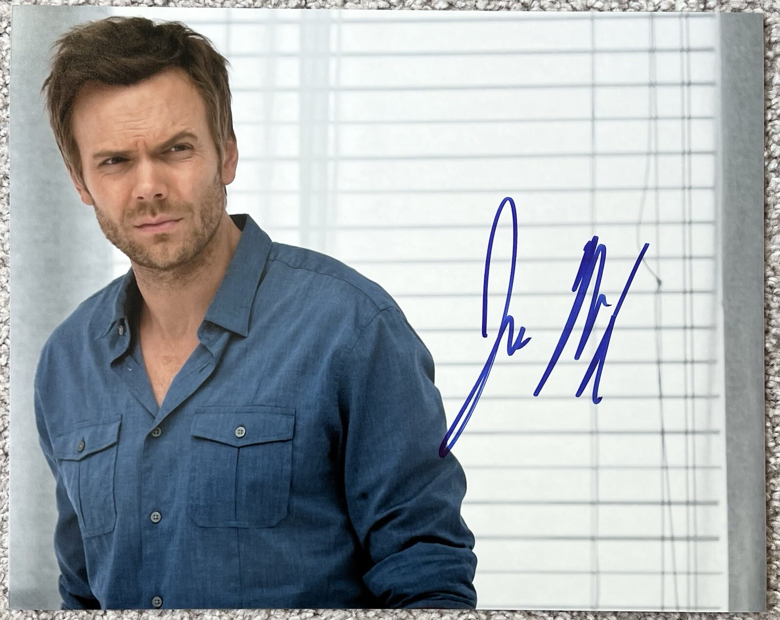 Joel McHale Signed In Person 8x10 Photo - Comedy