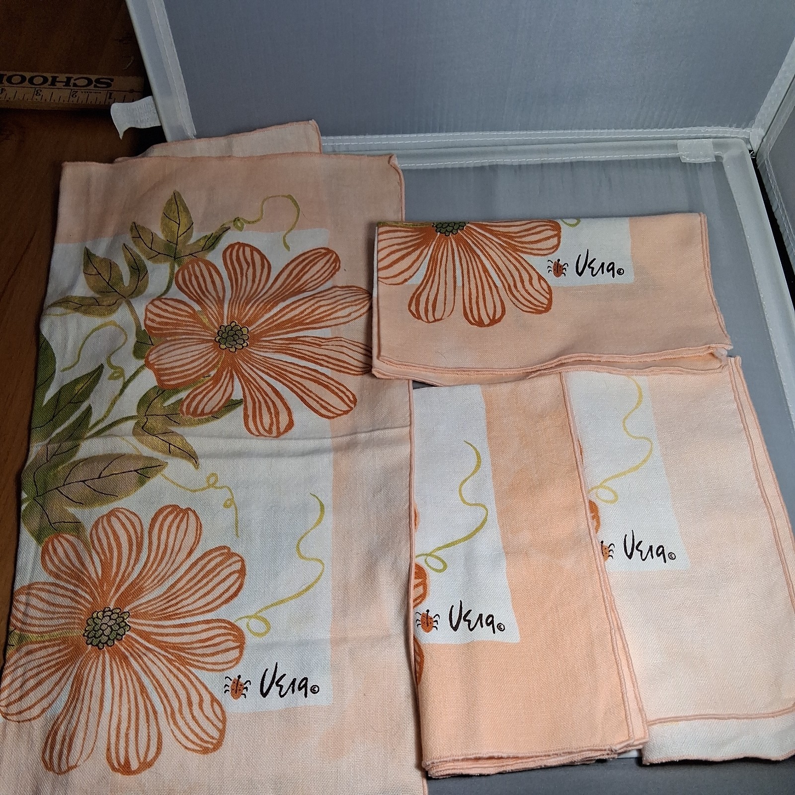 4 Vintage VERA NEUMANN Orange White FLOWER 15 4 Vintage VERA NEUMANN Orange White FLOWER 15