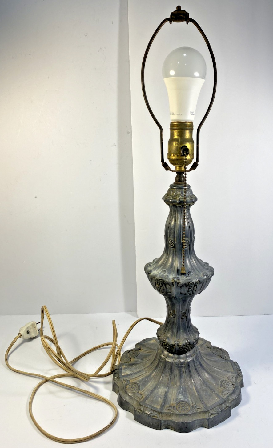 Antique Art Nouveau Lamp Ornate Cast Iron Base Metal 22'' Tall For Repairs Parts Antique Art Nouveau Lamp Ornate Cast Iron Base Metal 22'' Tall For Repairs Parts