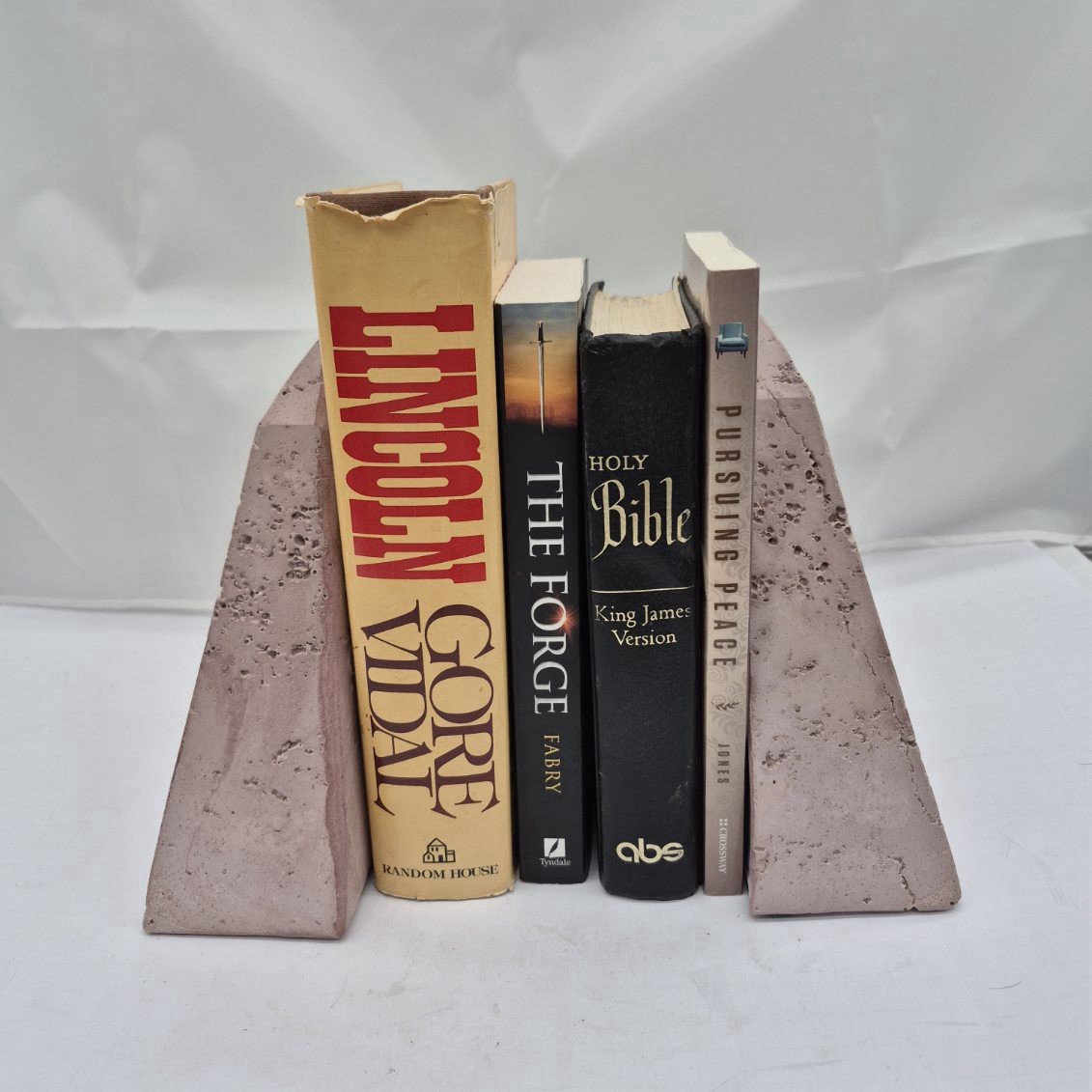 Vintage MCM Pink Travertine Obelisk Bookends Pair Stone Wedge Mid Century Modern Vintage MCM Pink Travertine Obelisk Bookends Pair Stone Wedge Mid Century Modern