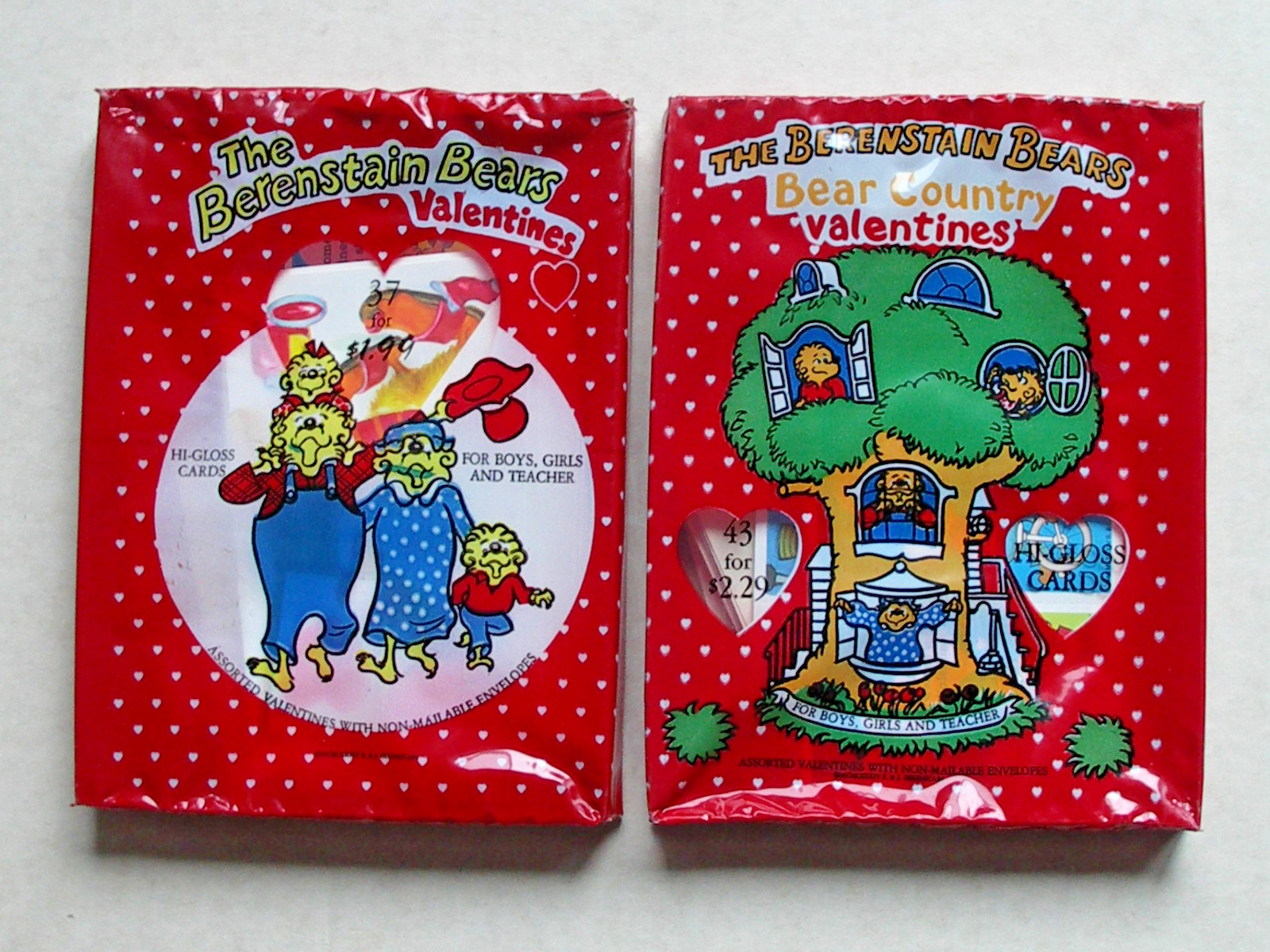 LOT OF 2 VINTAGE BERENSTAIN BEARS VALENTINES DAY CARDS 1984 CARDS - NEW SEALED LOT OF 2 VINTAGE BERENSTAIN BEARS VALENTINES DAY CARDS 1984 CARDS - NEW SEALED