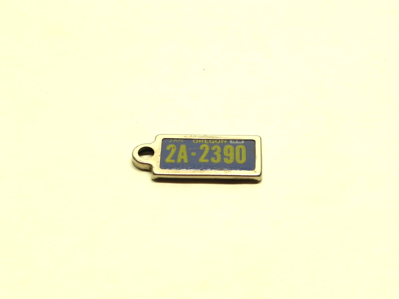 VINTAGE DISABLED AMERICAN VETERANS 1958 OREGON LICENSE PLATE KEYCHAIN 2A-2390