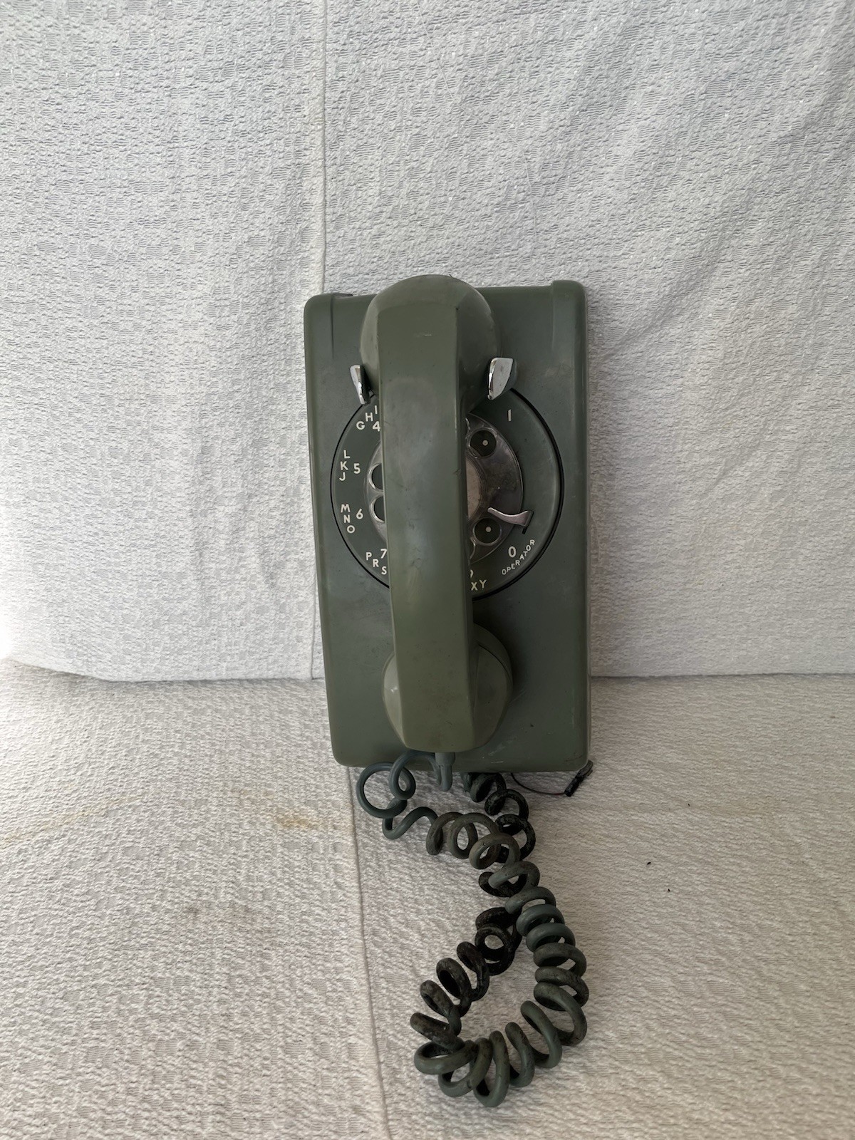 ITT Vintage 1970\'s Wall Mount Rotary Dial Phone Avocado Green 
