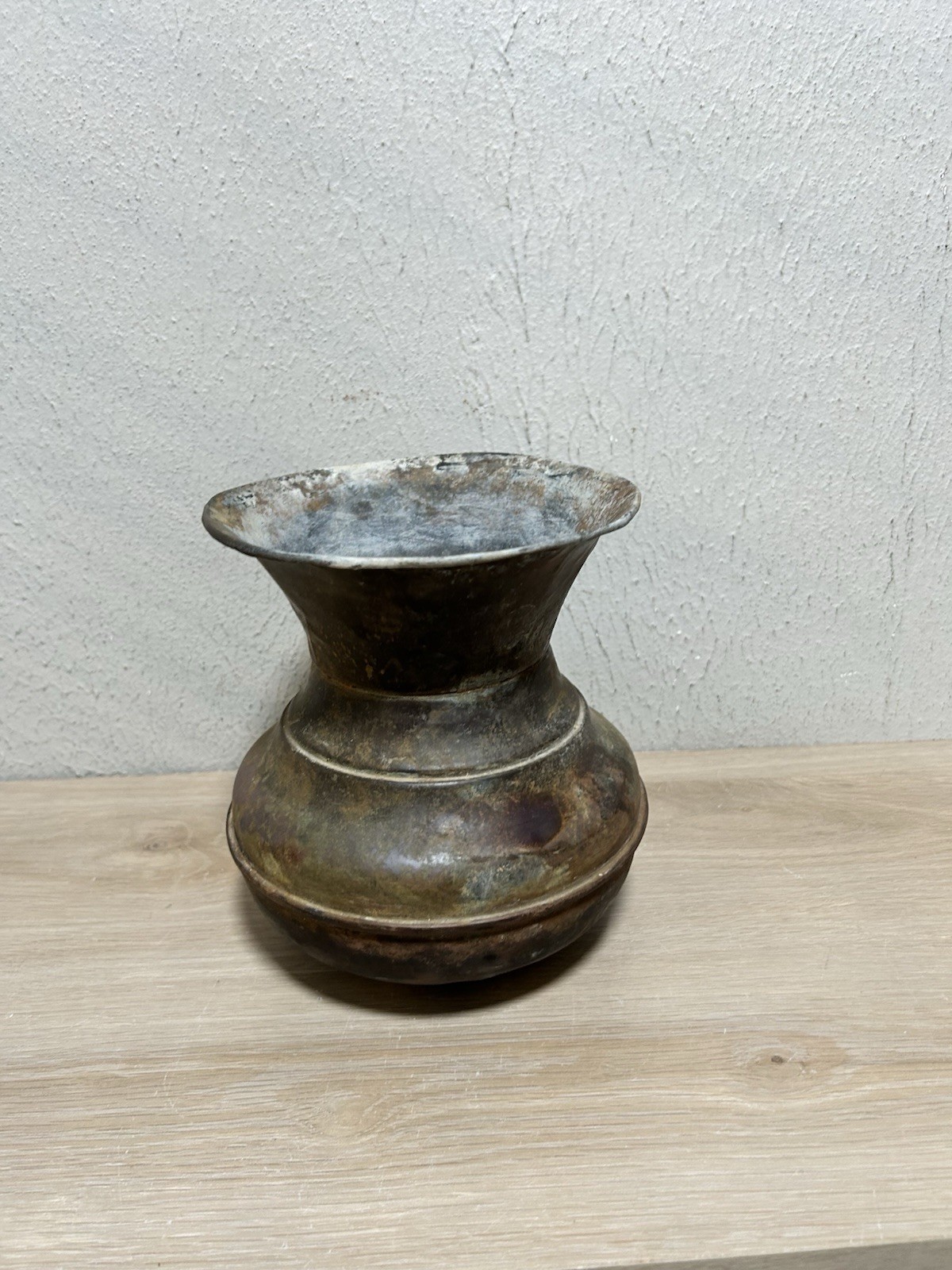 Vintage Antique 1900s Brass Patina’d Spittoon Cuspidor 8” Tall