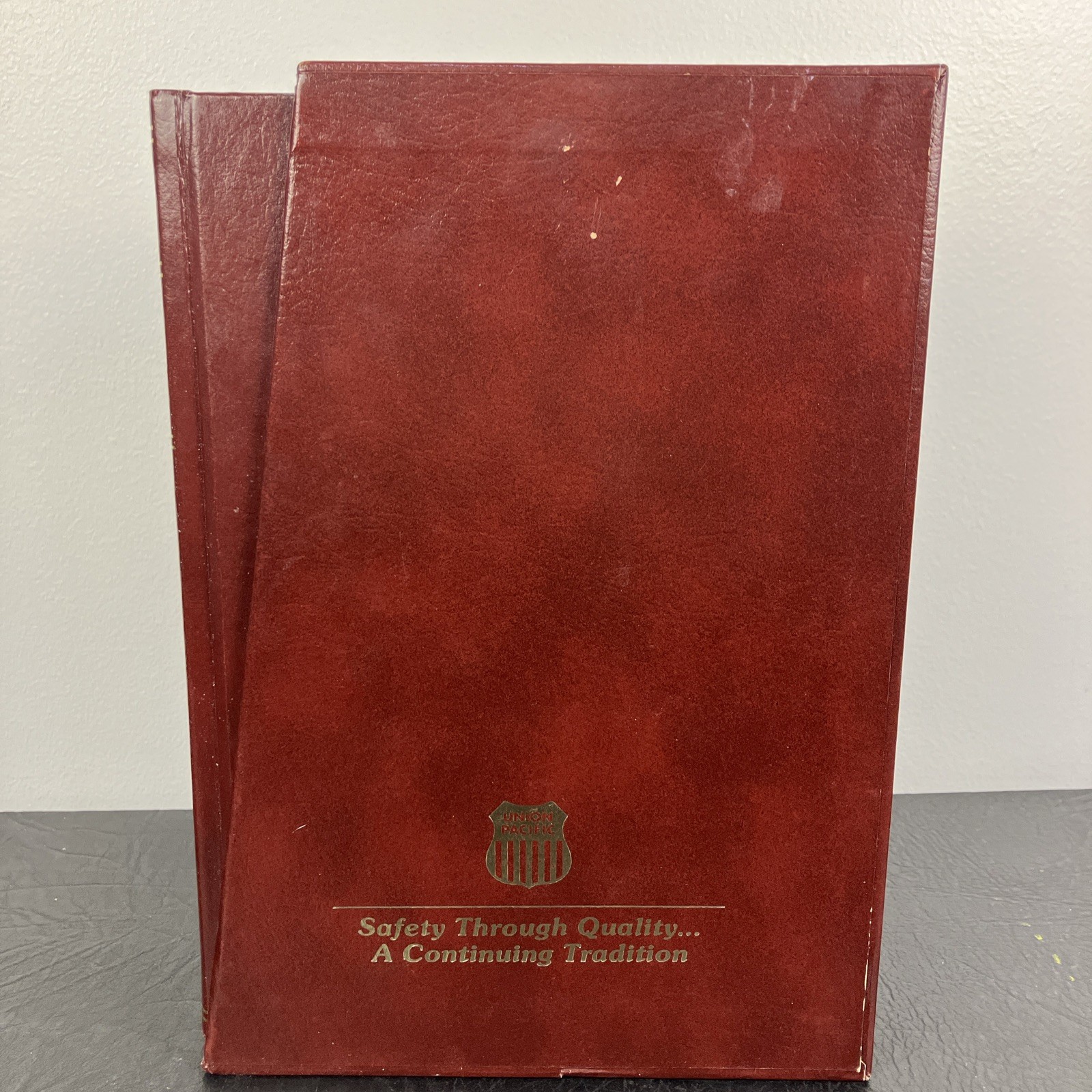 Rare Union Pacific Railroad World Atlas + Dictionary 1980s Rand McNally Houghton