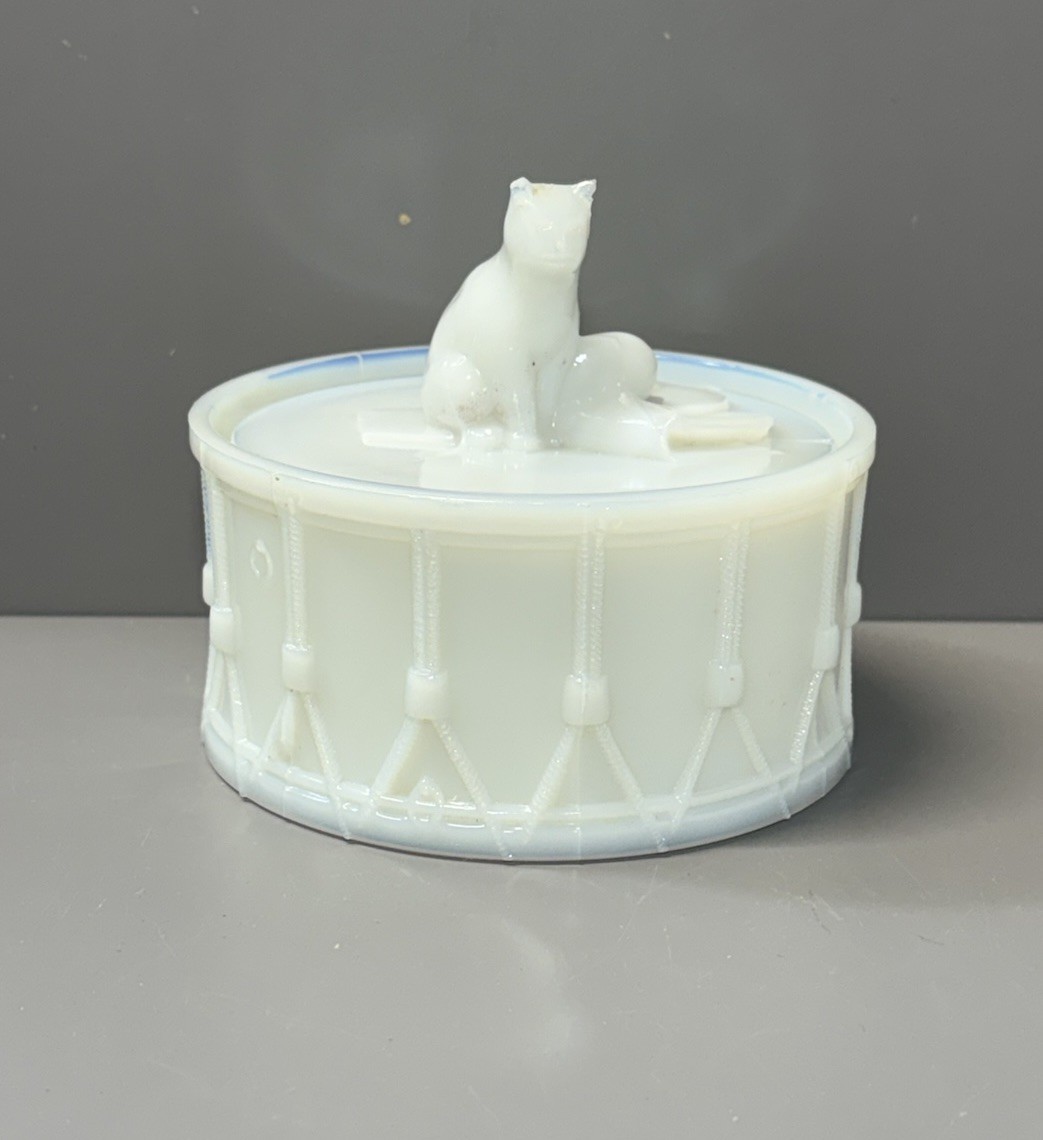 Portieux Vallerysthal Milk Glass Vintage Lidded Dish Cat On Drum *READ* Portieux Vallerysthal Milk Glass Vintage Lidded Dish Cat On Drum *READ*