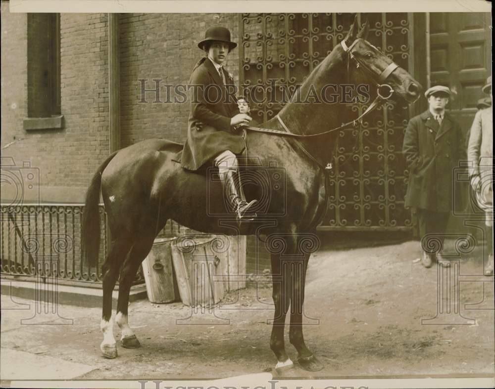 1923 Press Photo Becky Lanier and Athos, horse show winners at Squadron A Armory 1923 Press Photo Becky Lanier and Athos, horse show winners at Squadron A Armory
