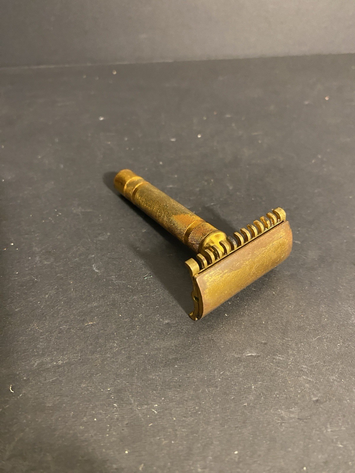 Antique 1930s The New Gillette Safety Razor Gold Tone Fat Handle Comb 17567