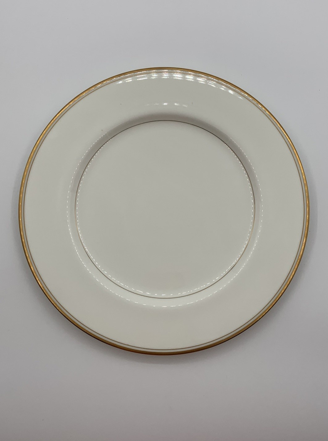 Mikasa Bone China Wheaton Dinner Plate A1-102 Gold Trim REPLACEMENT Mikasa Bone China Wheaton Dinner Plate A1-102 Gold Trim REPLACEMENT