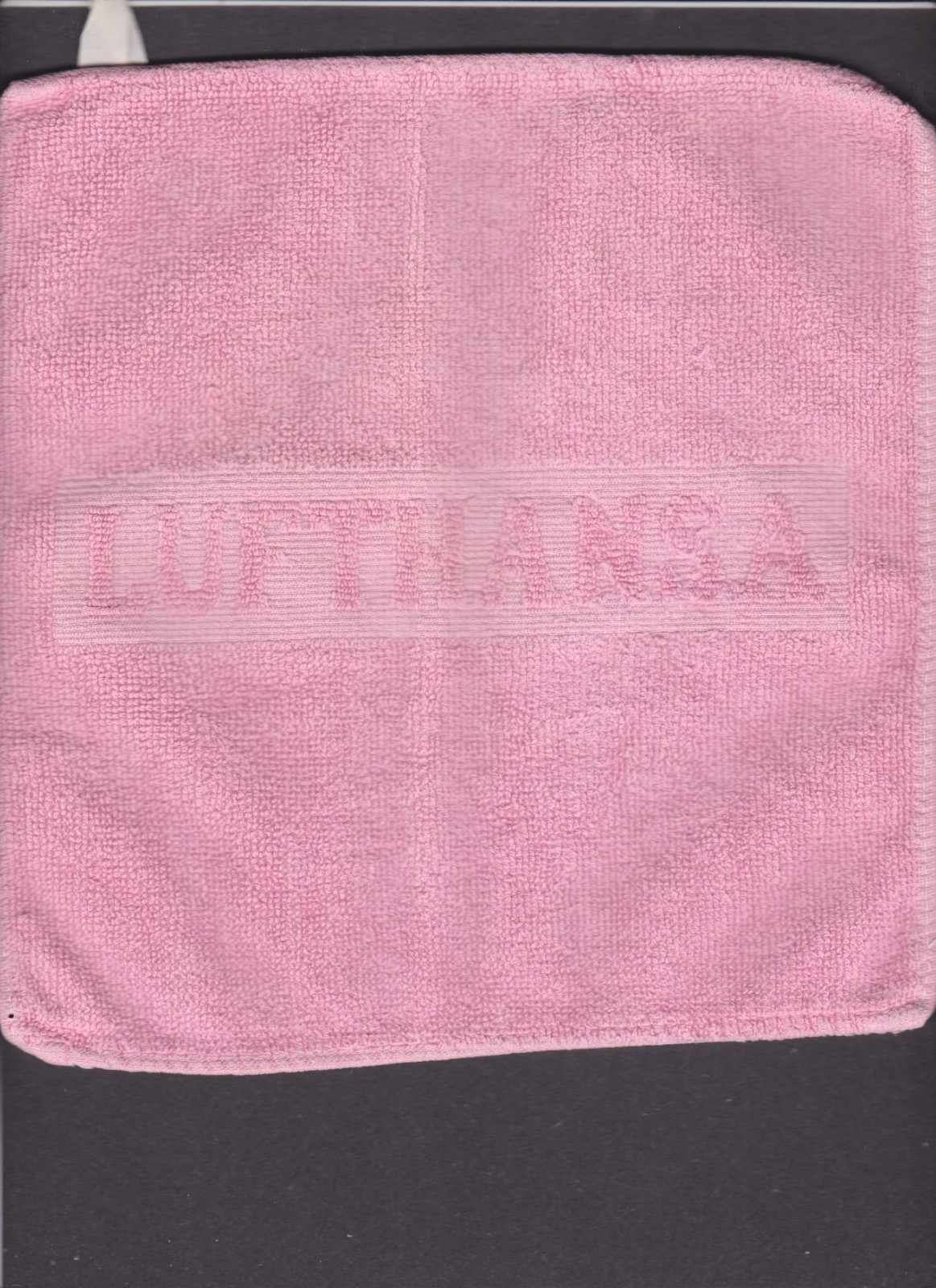 OLDER LUFTHANSA AIRLINES - WASH CLOTH OR SMALL TOWEL 9X9\ OLDER LUFTHANSA AIRLINES - WASH CLOTH OR SMALL TOWEL 9X9\