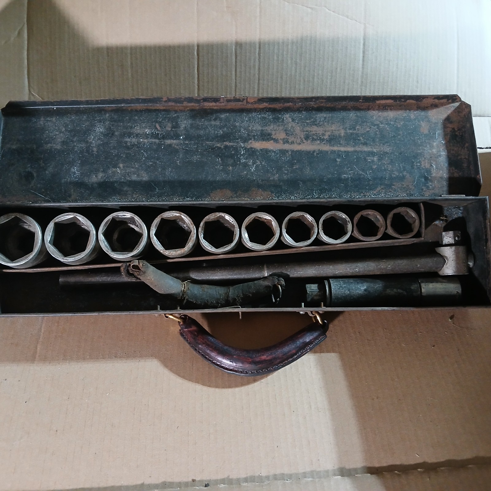 Vintage Rare Husky 13/16 hex drive socket set with box Vintage Rare Husky 13/16 hex drive socket set with box