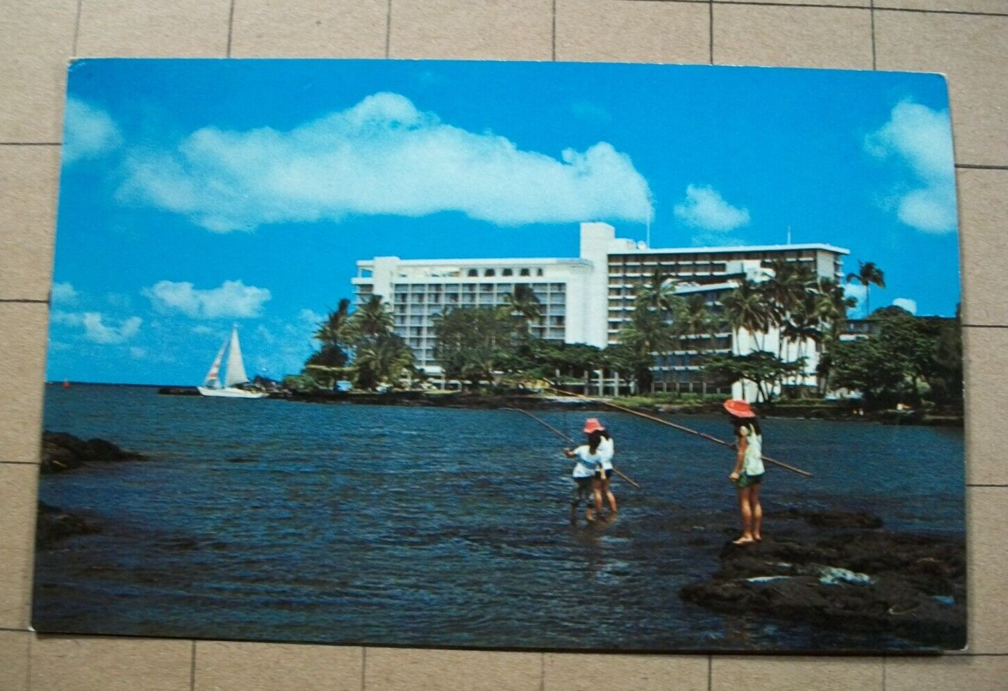 Naniloa Hotel, Hawaii Postcard ~ Standard Post PC