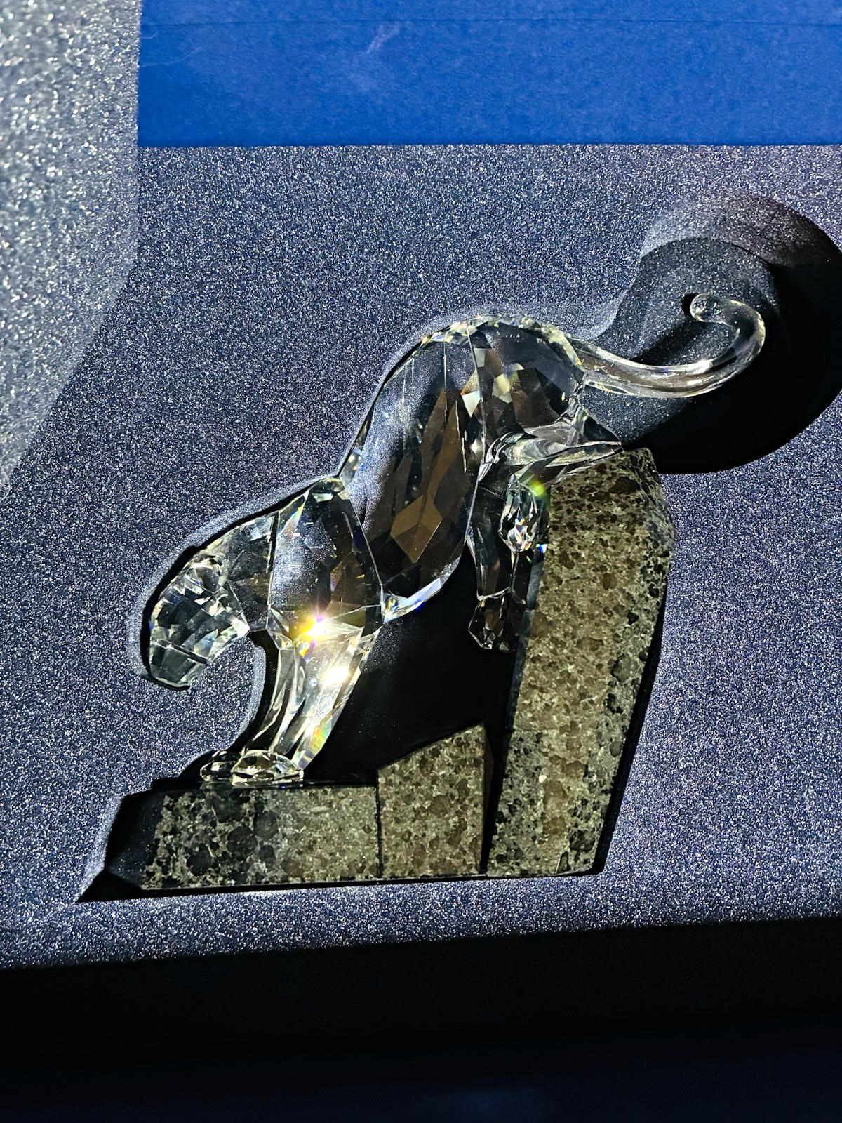 Swarovski Clear Crystal Panther Figurine on Black Base. Complete with COA Swarovski Clear Crystal Panther Figurine on Black Base. Complete with COA