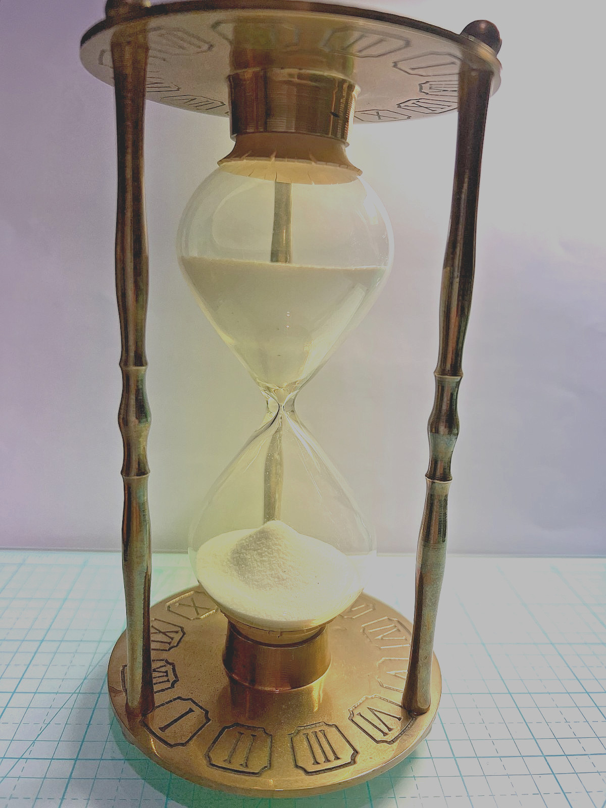 VINTAGE brass HOURGLASS 7” tall fine white sand ROMAN NUMERALS Father Time wings
