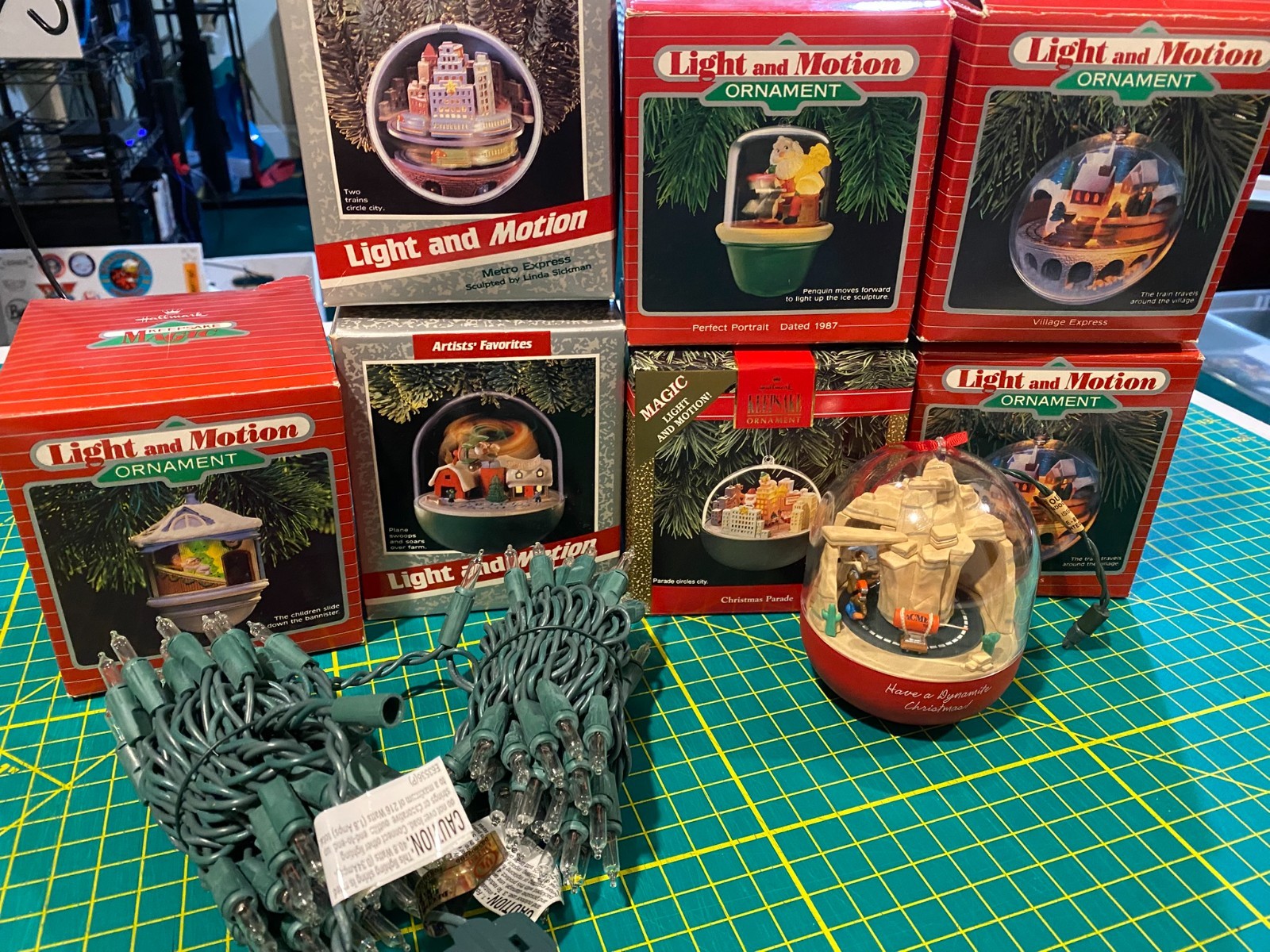 Vintage Hallmark Keepsake Ornament Lot Light & Motion 7pc TESTED w/ Light String Vintage Hallmark Keepsake Ornament Lot Light & Motion 7pc TESTED w/ Light String
