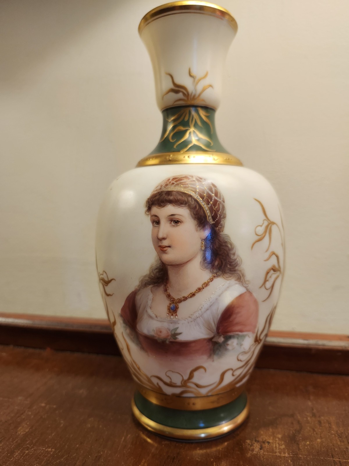 Antique Royal Vienna Style Portrait Vase Hand Painted Porcelain Gold Gilt 19thC