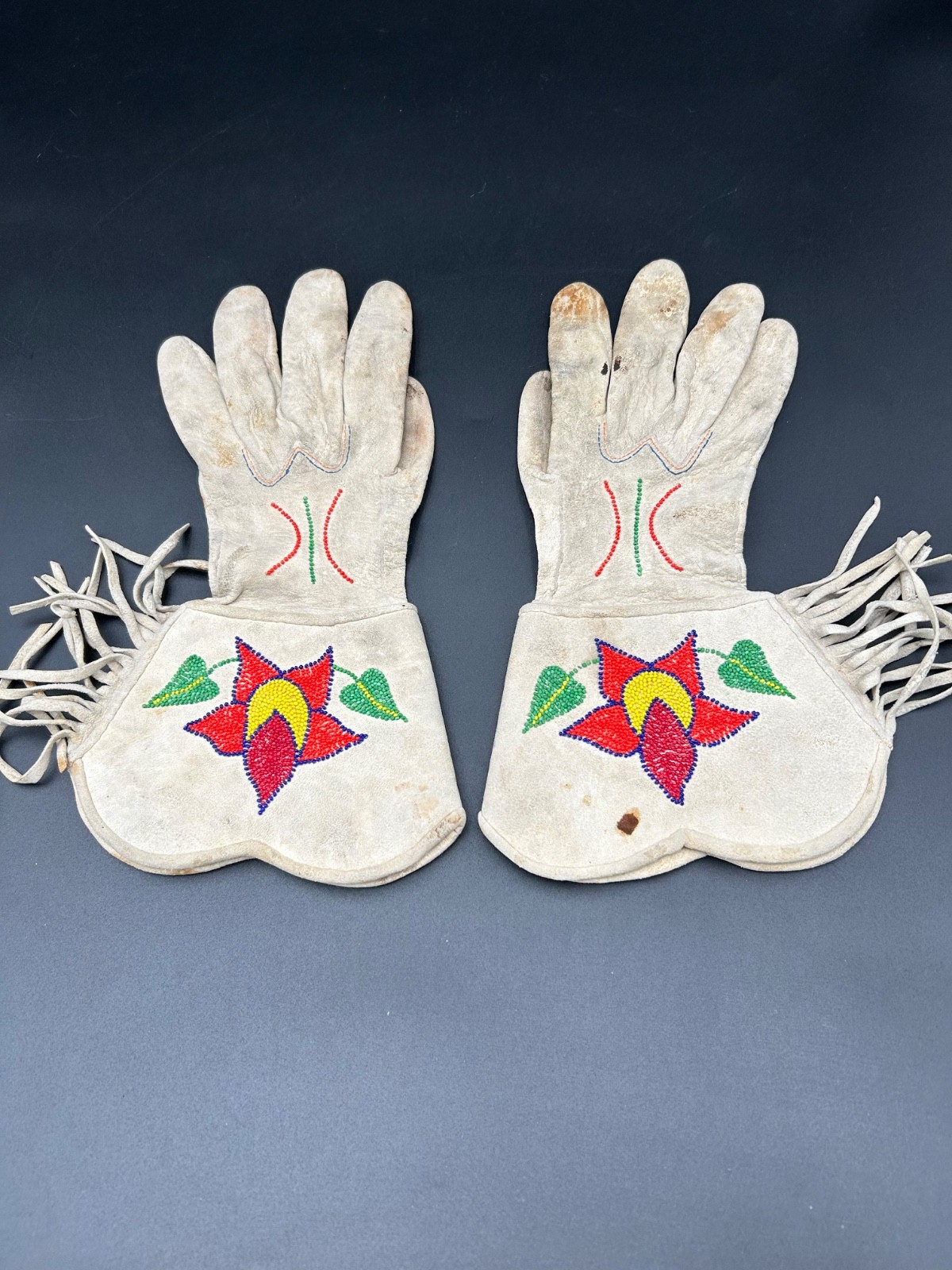 Vintage Antique Great basin Native American flower Beaded Fringe Gauntlet Gloves