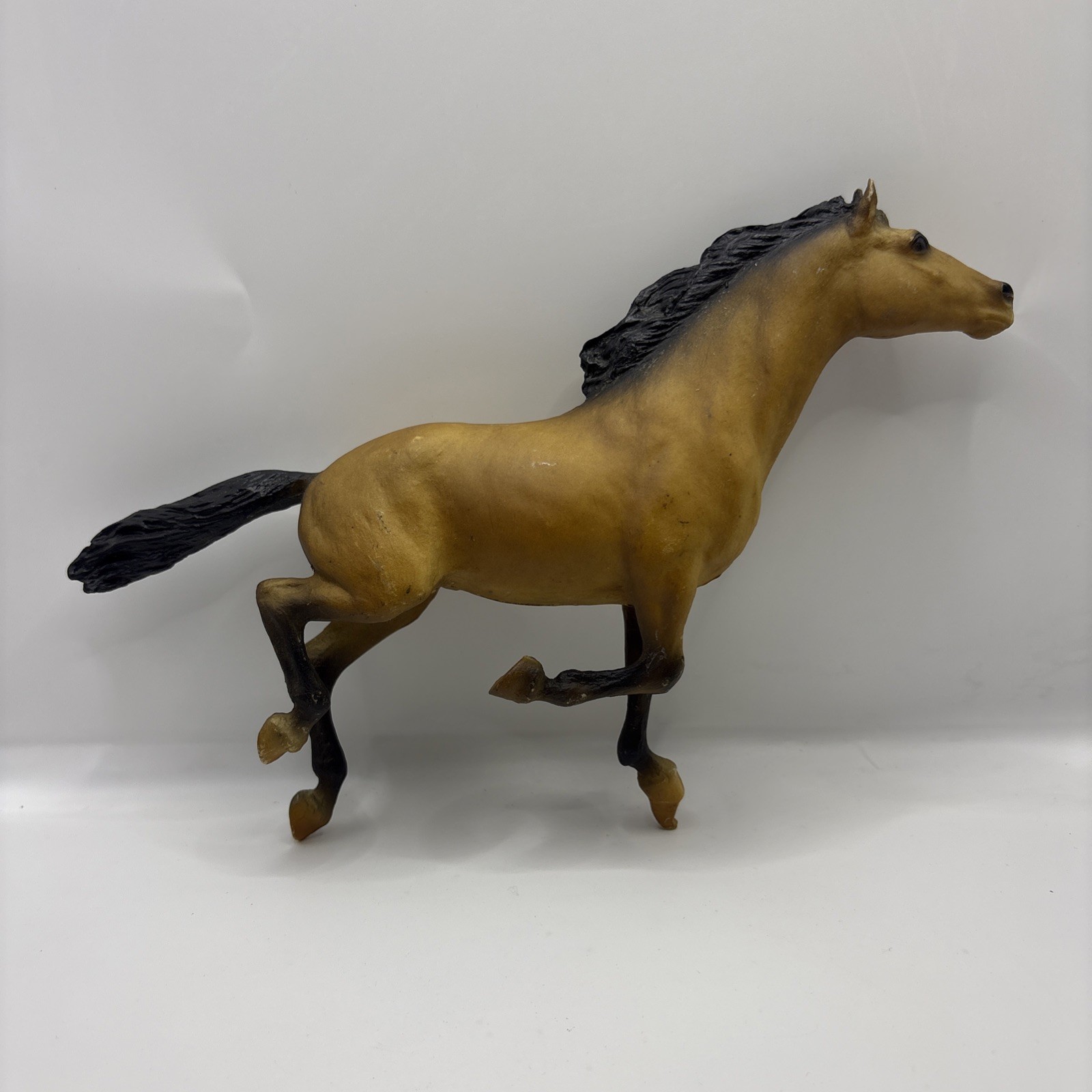 Breyer Vintage Hobo the Mustang of Lazy Heart Ranch Horse #625 - No Stand Breyer Vintage Hobo the Mustang of Lazy Heart Ranch Horse #625 - No Stand