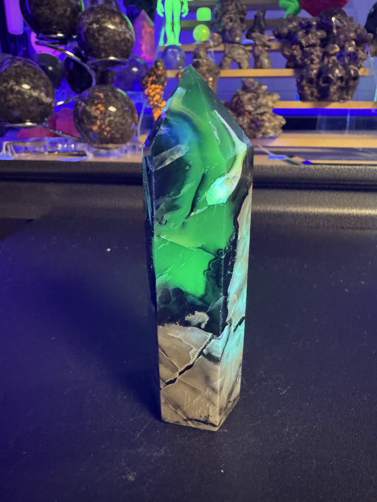 7897 Volcano Agate  Tower Trapped Uranium Uv Reactive 4.2”T 1.3”W 6 Oz.