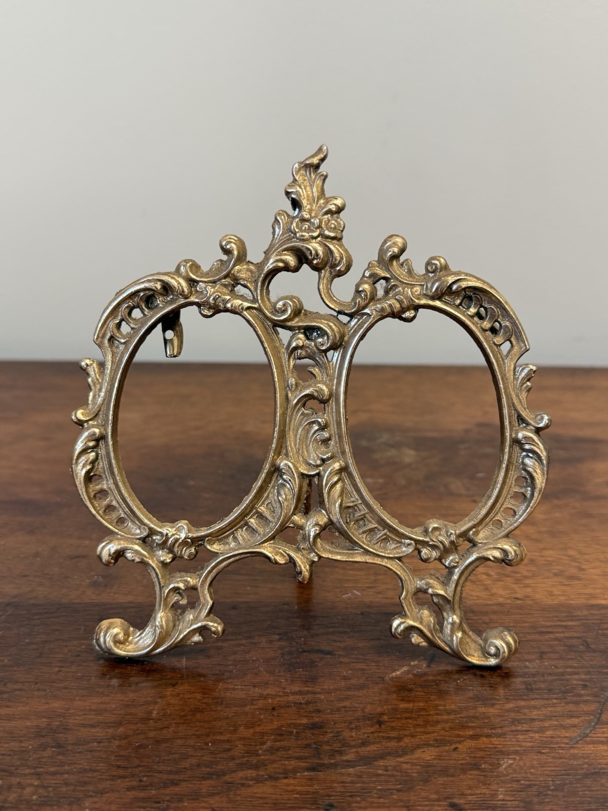 Vintage Ornate Brass Double Oval Picture Frame Rococo Victorian Style 5.5