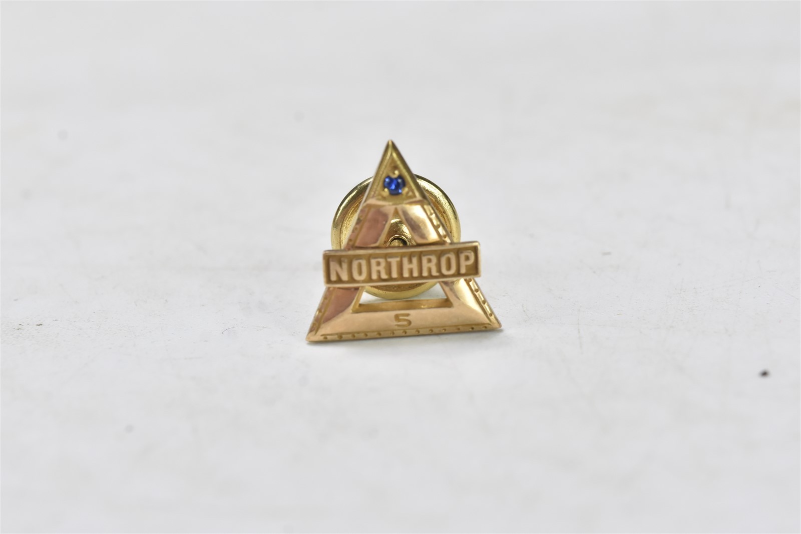 Vintage NORTHRUP DEFENSE CONTRACTOR 5 YR EMPLOYEE ANNIVERSARY LAPEL PIN #08240