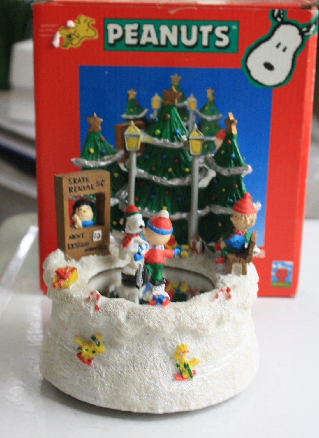 Kurt Adler 2002 Peanuts Musical Magnetic Skaters Christmas Let It Snow in Box Kurt Adler 2002 Peanuts Musical Magnetic Skaters Christmas Let It Snow in Box