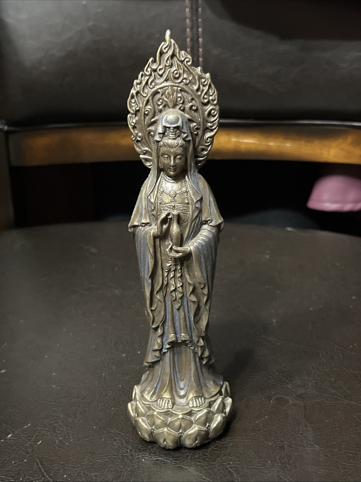 2010 Veronese Top Collection Meditating Guan Yin Statue Lotus Pedestal Bronze