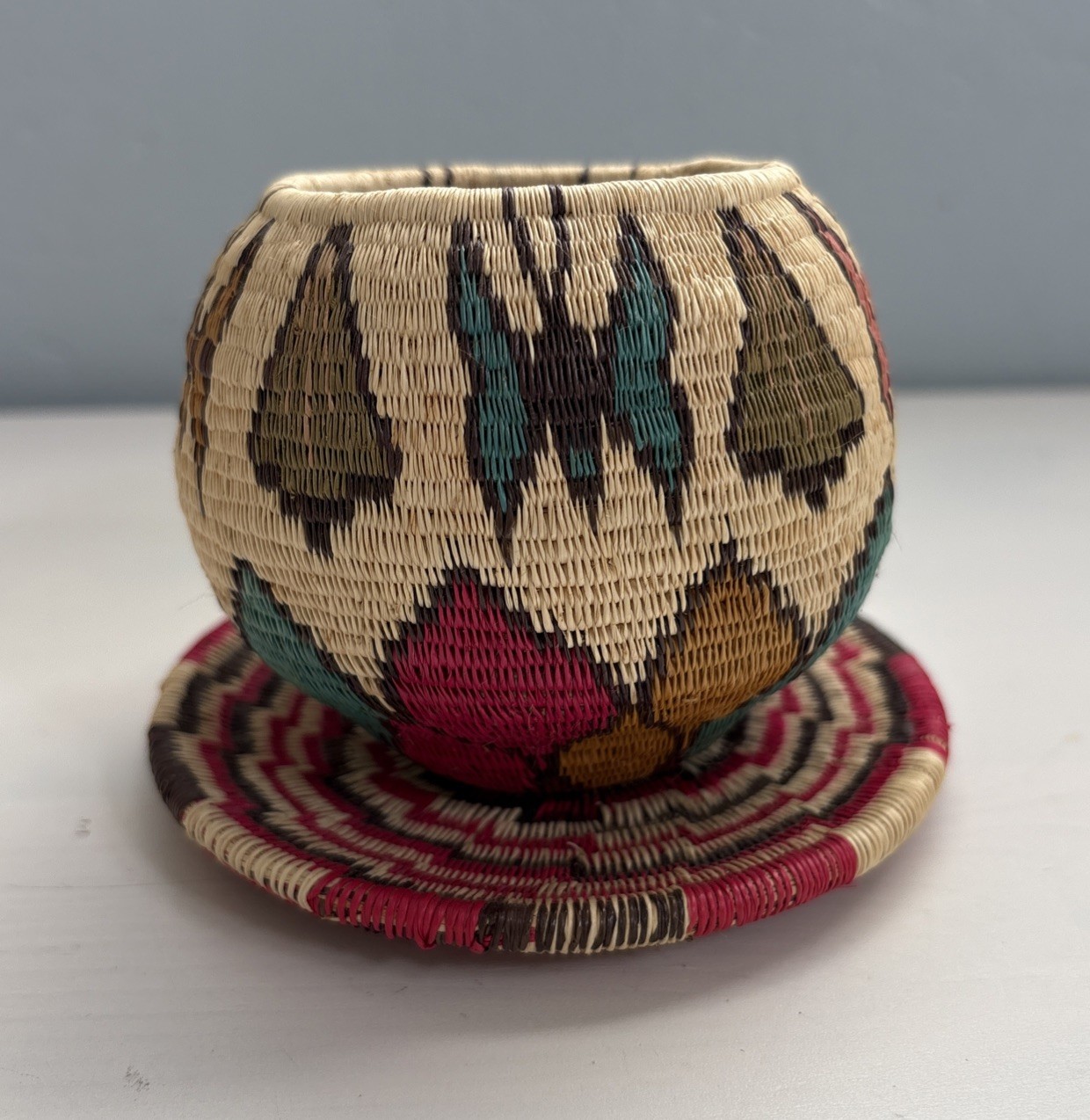 Wounaan Basket w/ Plate Panama - Woven Pictorial Butterflies Folk Art