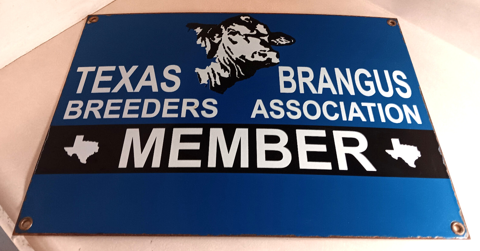 TEXAS BRANGUS BREEDERS ASSOCIATION MEMBER CATTLE PORCELAIN SIGN 1930'S - 1960'S