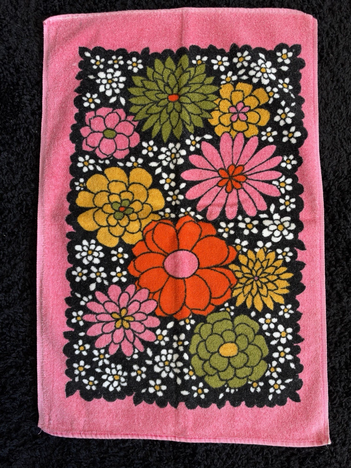 Vintage 1969/ 1970’s Fieldcrest “Bright Nights” Hand Towel Velour 100% Cotton
