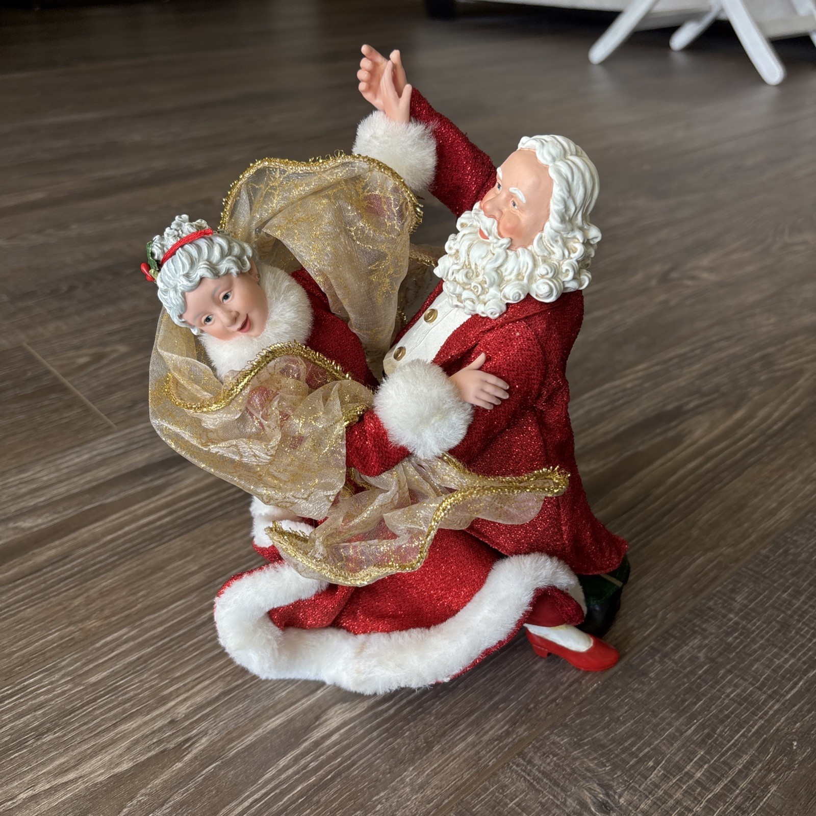 Vtg 2003 Santa Claus And Mrs Claus figurines Possible Dreams Figurine - No Box