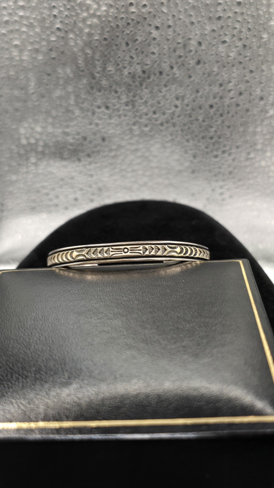 Vtg Joe Delgarito & Larry L Kaye 14K Gold And Sterling Silver 7 Inch Cuff 20gr Vtg Joe Delgarito & Larry L Kaye 14K Gold And Sterling Silver 7 Inch Cuff 20gr