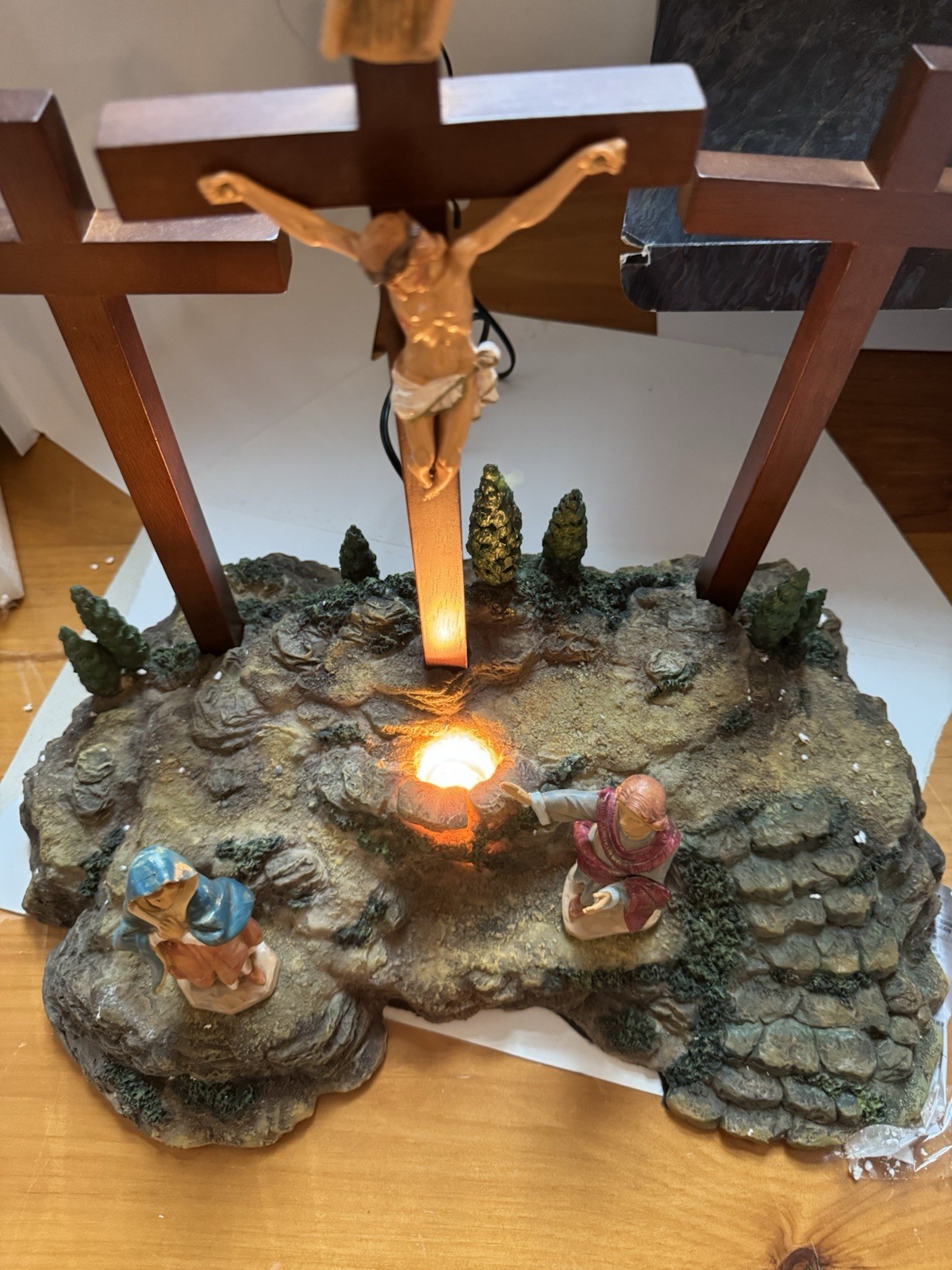 Fontanini Crucifixion Complete  With Mary and John Excellent Condition Easter