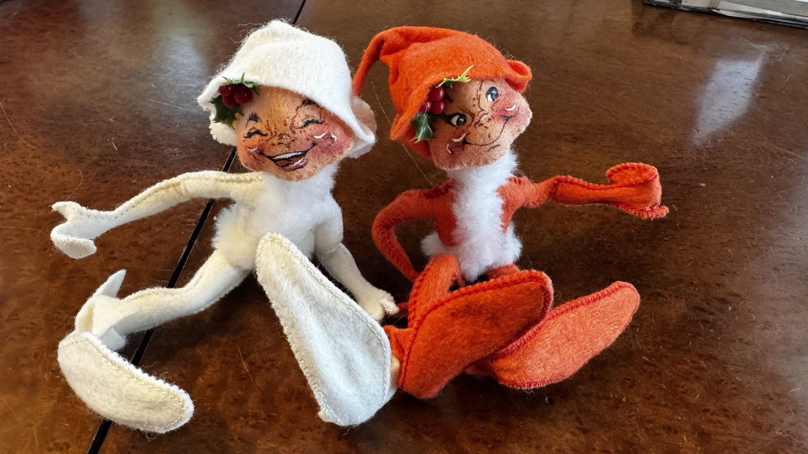 Vintage ANNALEE Elf Pixies White and Red Poseable Doll Christmas Elves
