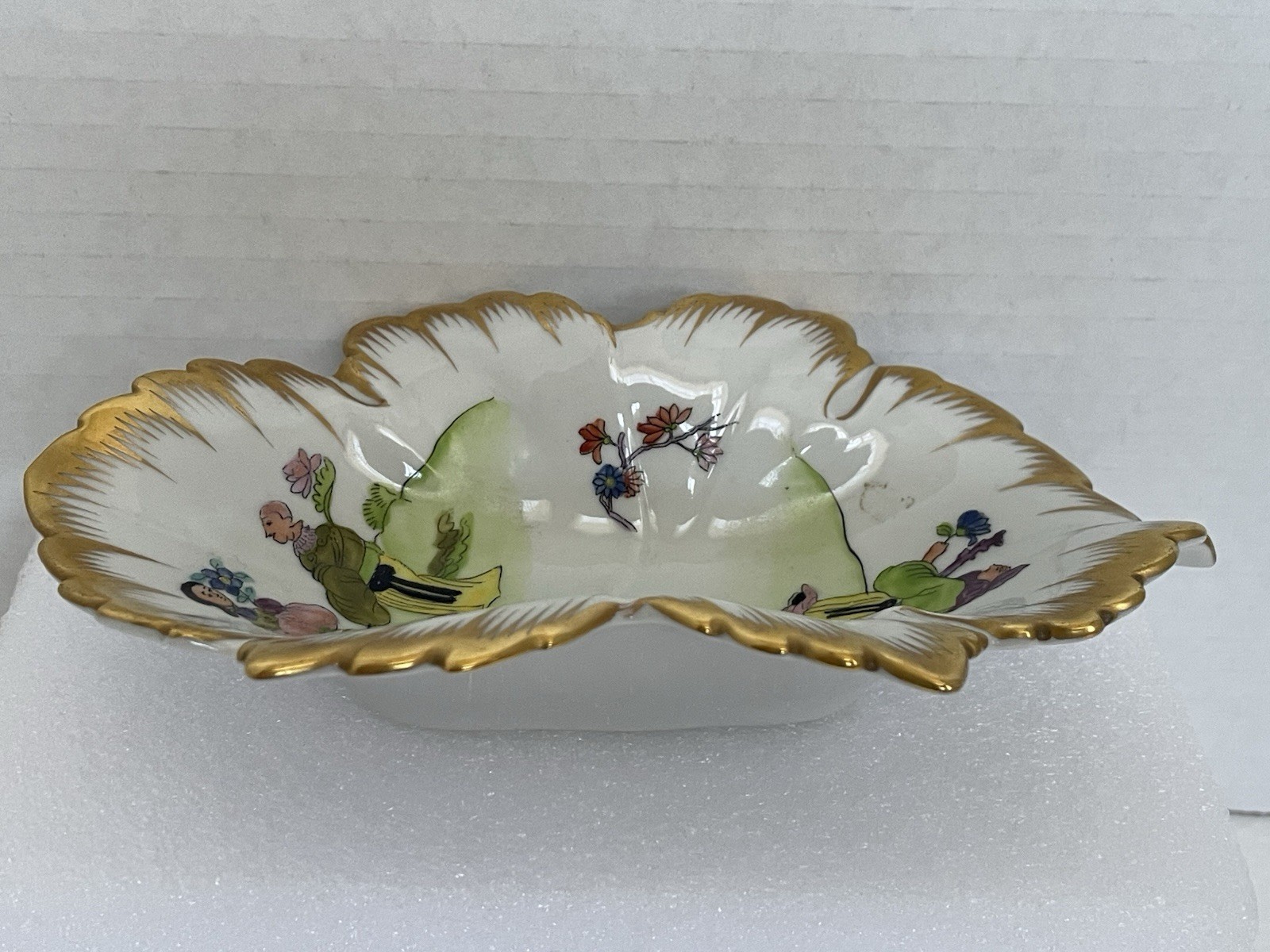 Vintage HEREND, Hungary 7724 Hand Painted Porcelain Chinoiserie Trinket/Nut Dish Vintage HEREND, Hungary 7724 Hand Painted Porcelain Chinoiserie Trinket/Nut Dish
