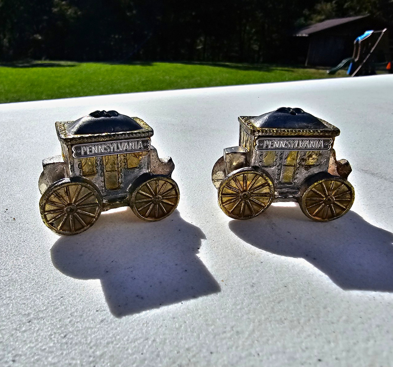 Vintage Pennsylvania Stagecoach Salt Pepper Shakers F.W. Woolworth 79¢ Label Vintage Pennsylvania Stagecoach Salt Pepper Shakers F.W. Woolworth 79¢ Label