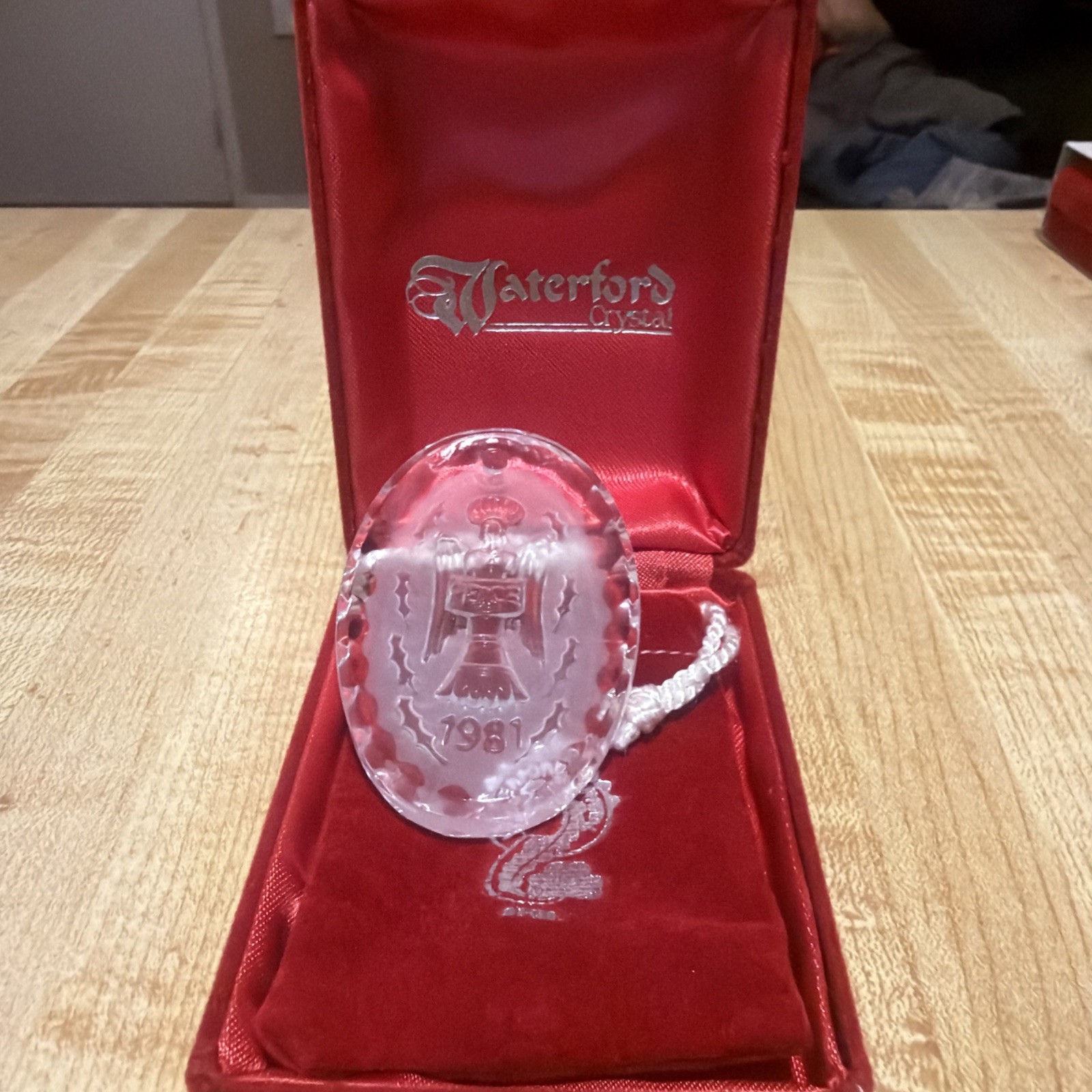 VINTAGE WATERFORD ANNUAL CRYSTAL CHRISTMAS ORNAMENT - 1981 PEACE ANGEL VINTAGE WATERFORD ANNUAL CRYSTAL CHRISTMAS ORNAMENT - 1981 PEACE ANGEL