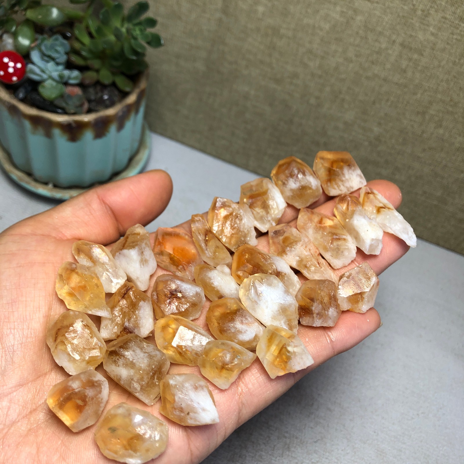 29pcs NATURAL yellow Crystal pieces original point Specimen 122g A5450