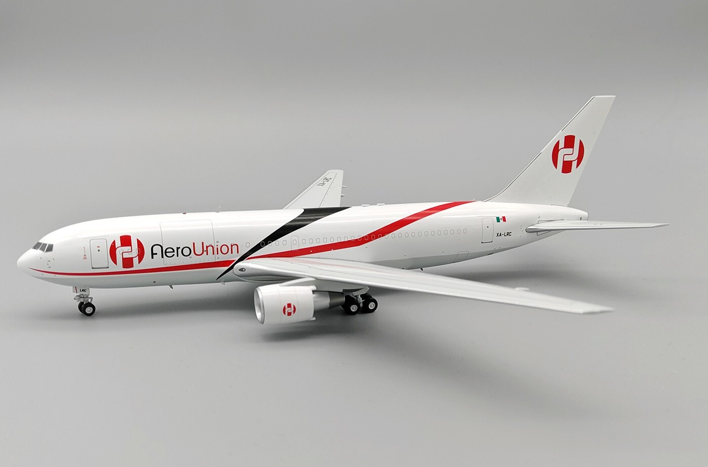 AeroUnion / Boeing 767-200 / XA-LRC / EAV-762-LRC / 1:200 
