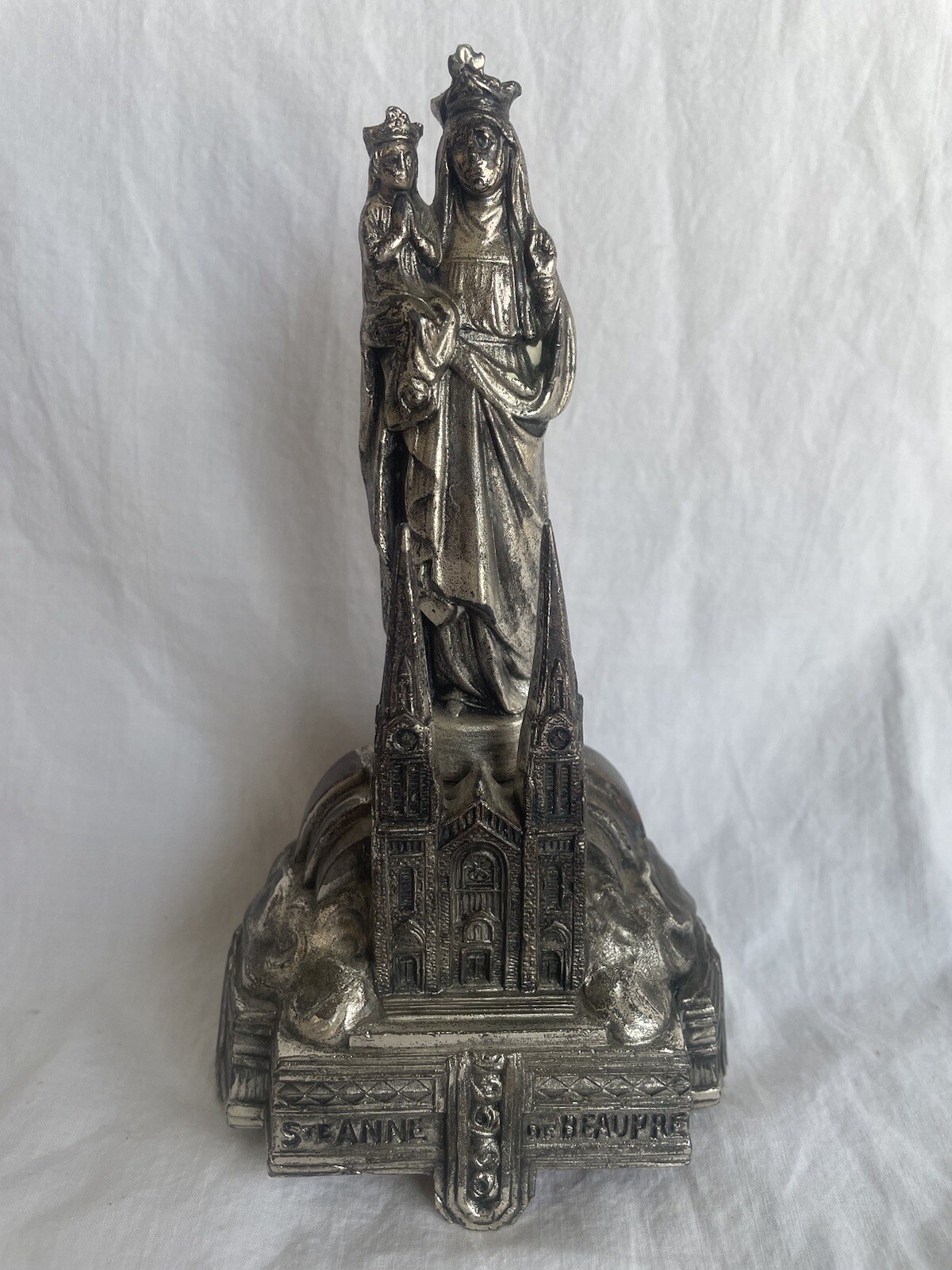 Vintage STE ANNE DE BEAUPRE Metal Music Box Works Great. Very RARE. Beautiful ❤️ Vintage STE ANNE DE BEAUPRE Metal Music Box Works Great. Very RARE. Beautiful ❤️