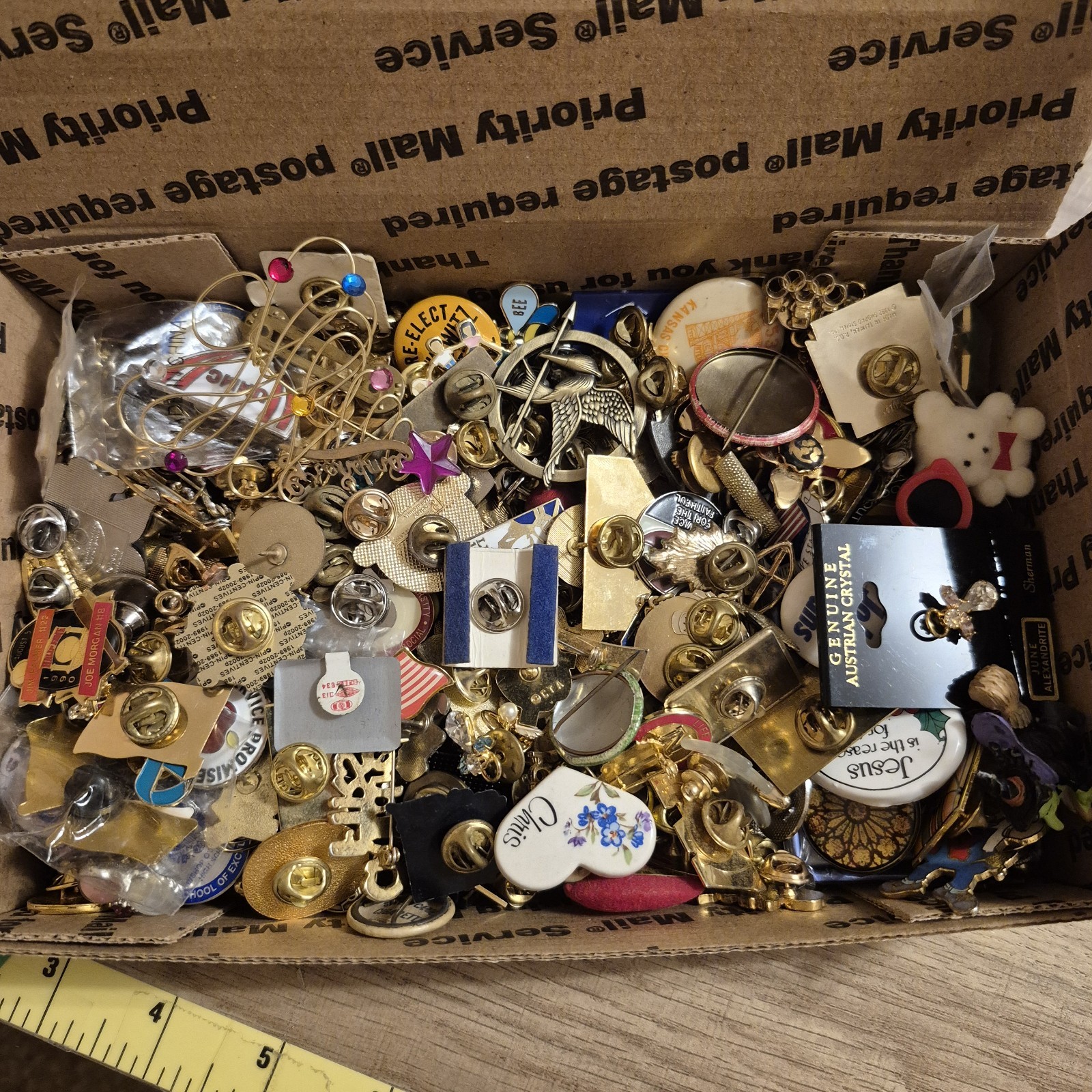 Huge 400 Lapel Pin Lot Vintage Travel Advertisement Religious Crystal Gold Plate Huge 400 Lapel Pin Lot Vintage Travel Advertisement Religious Crystal Gold Plate