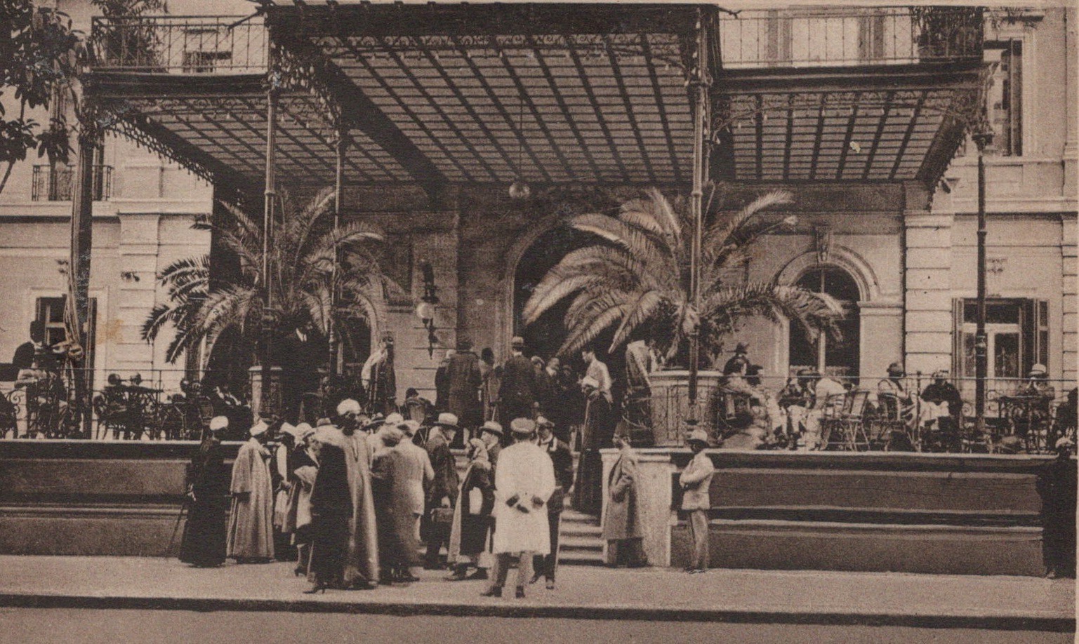 1937 Cairo Egypt Shepheards Hotel Entrance Crowd Tourists Litho Postcard