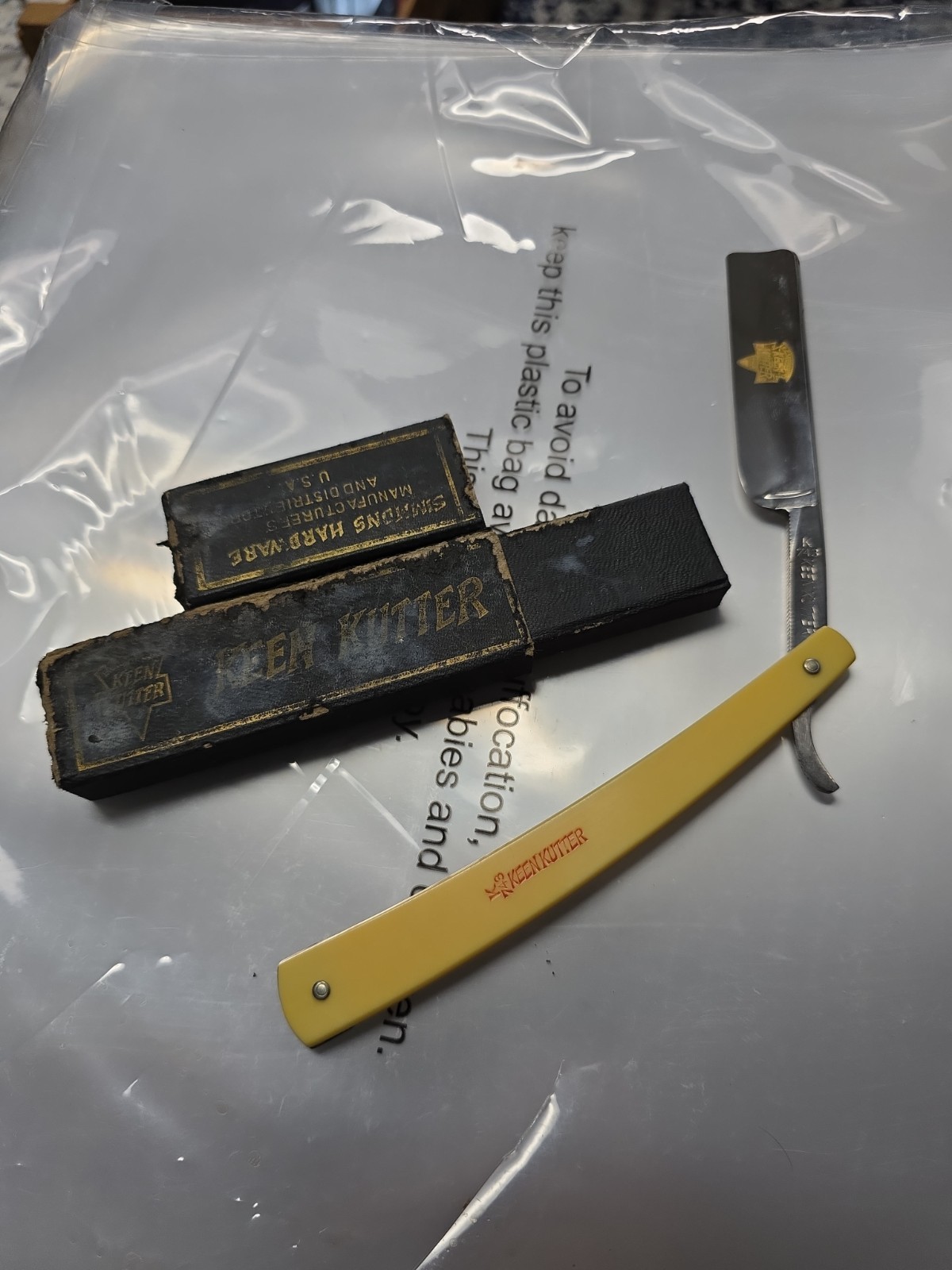 KEEN Kutter Simmons Howe Co Antique 1920s Straight Razor K-743 KEEN Kutter Simmons Howe Co Antique 1920s Straight Razor K-743