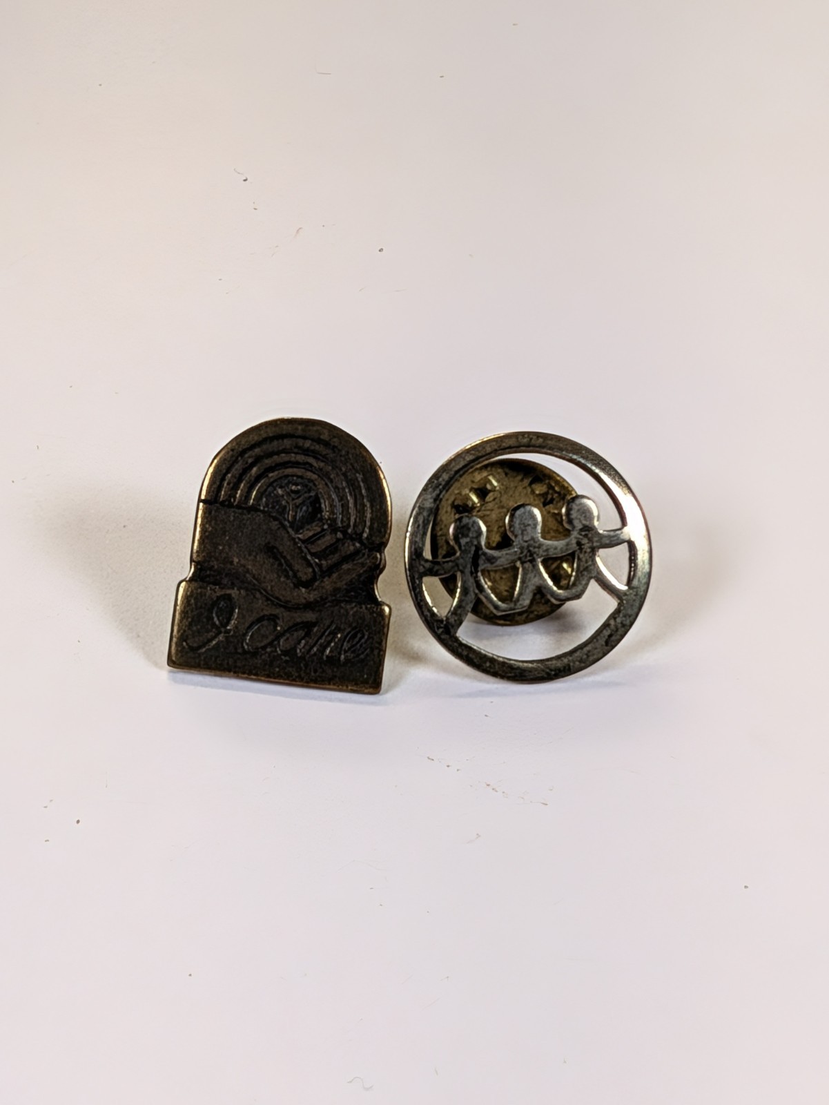 Vintage United Way Lapel Pin Lot Logo Children Holding Hands Vintage United Way Lapel Pin Lot Logo Children Holding Hands