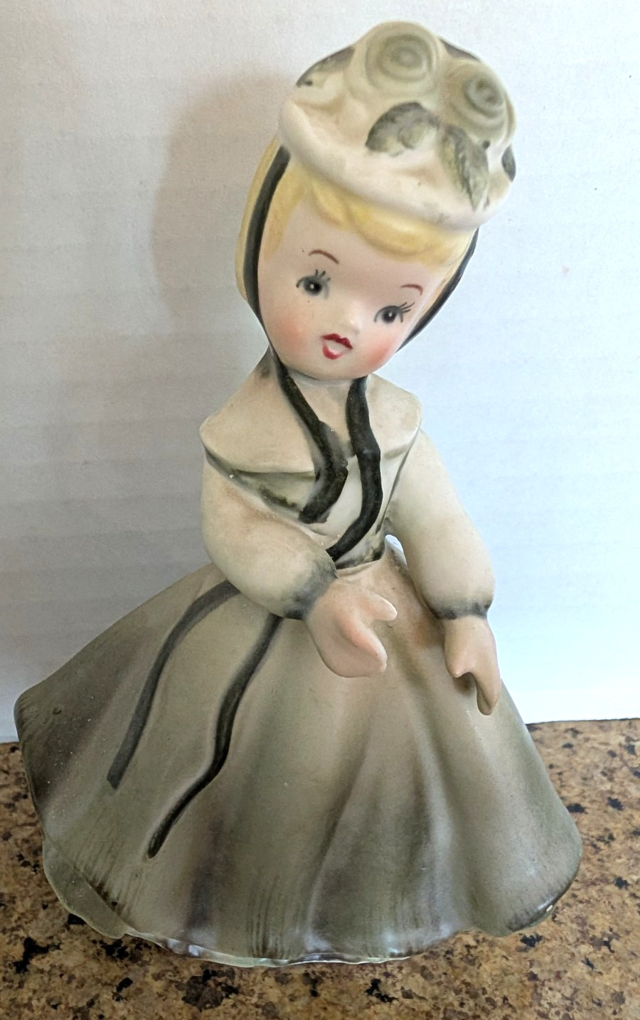 Vintage 1950\'s Napco Napcoware C6391 Girl Figurine Victorian Porcelain (A5)