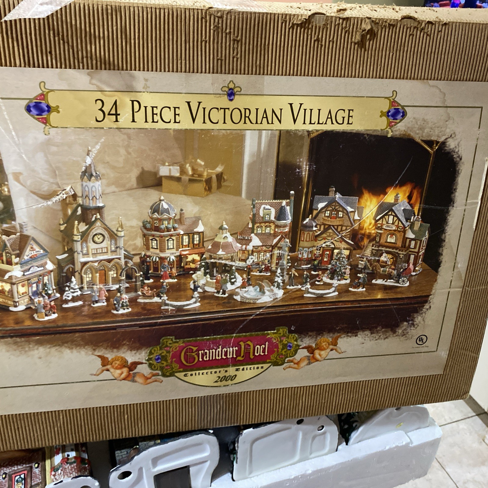 Grandeur Noel 2000 Collector’s Edition 34-Piece Victorian Village Christmas Set