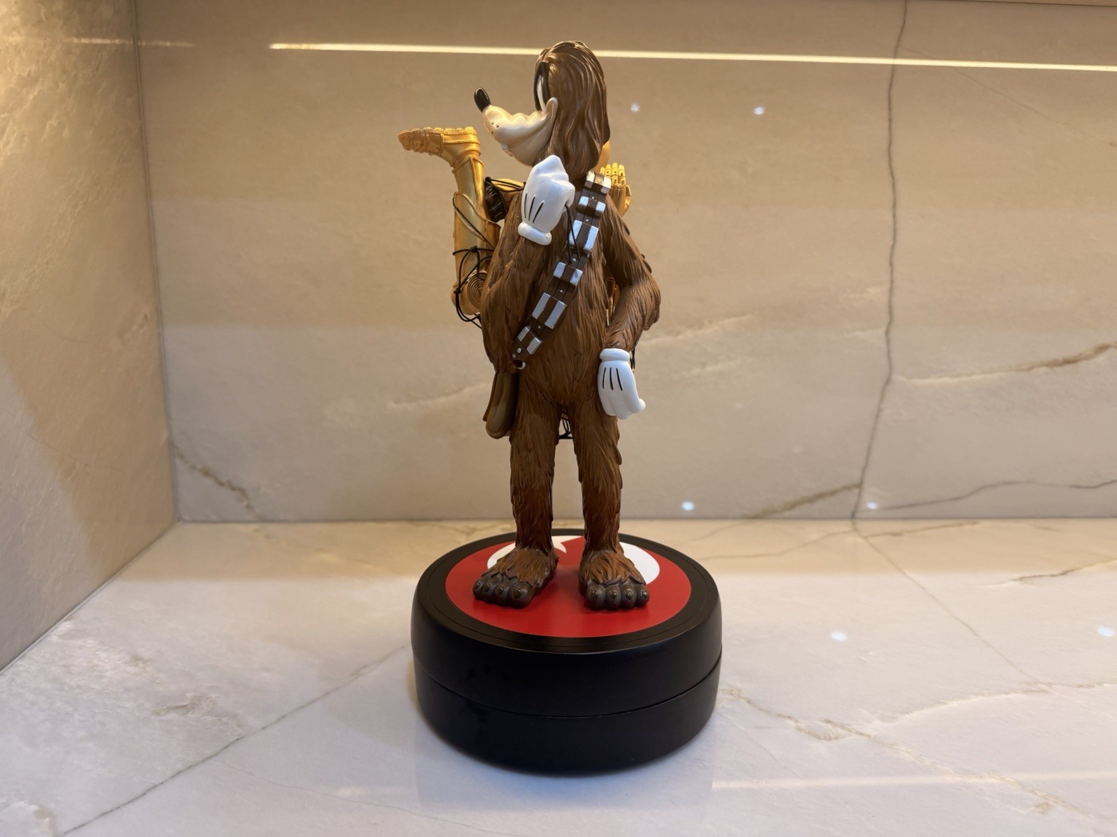 🔥 VERY RARE 🔥 LE 1977 Disney Star Wars Weekends Goofy Chewbacca Figure W/ Pin