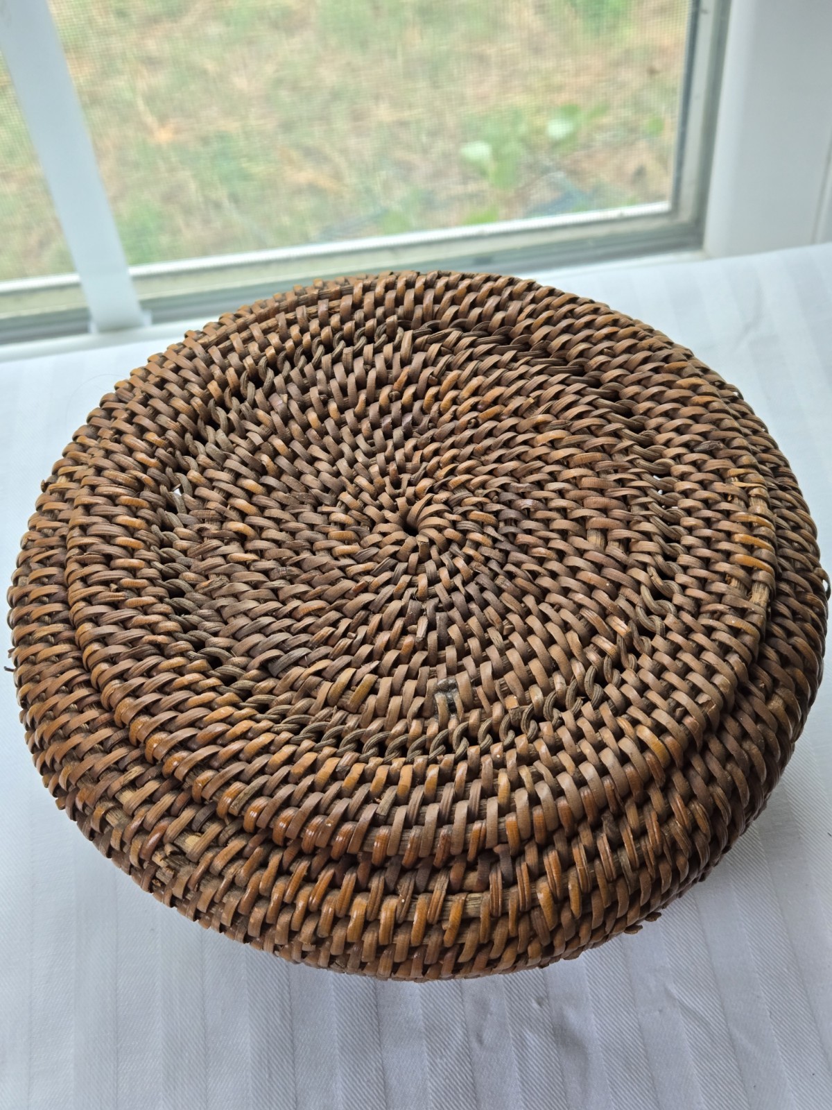 Hand Woven Rattan Round Lidded Basket Vintage Brown Storage