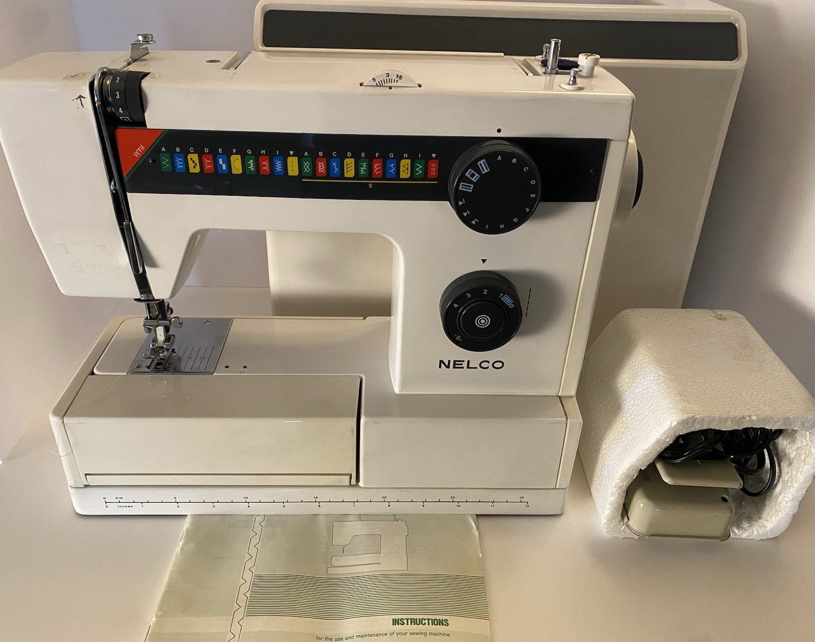 READ Nelco Ultra Heavy Duty Free Arm Sewing Machine 100F W/Case - Tested Working READ Nelco Ultra Heavy Duty Free Arm Sewing Machine 100F W/Case - Tested Working