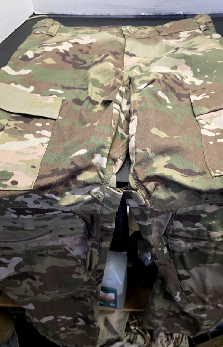ARMY ISSUE COMBAT FLAME RESISTANT, ADVANCED PANTS SIZE: M R